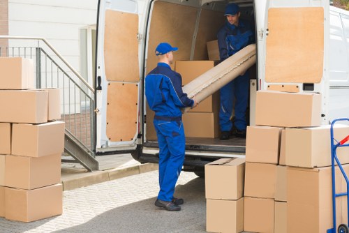 Moving van service in Sanderstead for local house and flat moves
